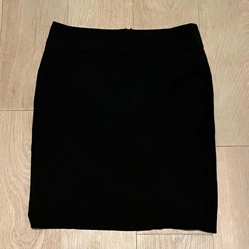 Express Design Studio Women’s Black Skirt SIZE 8!